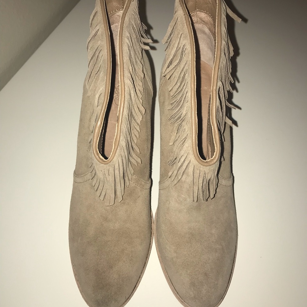 NWOT Joie Suede Fringe Booties